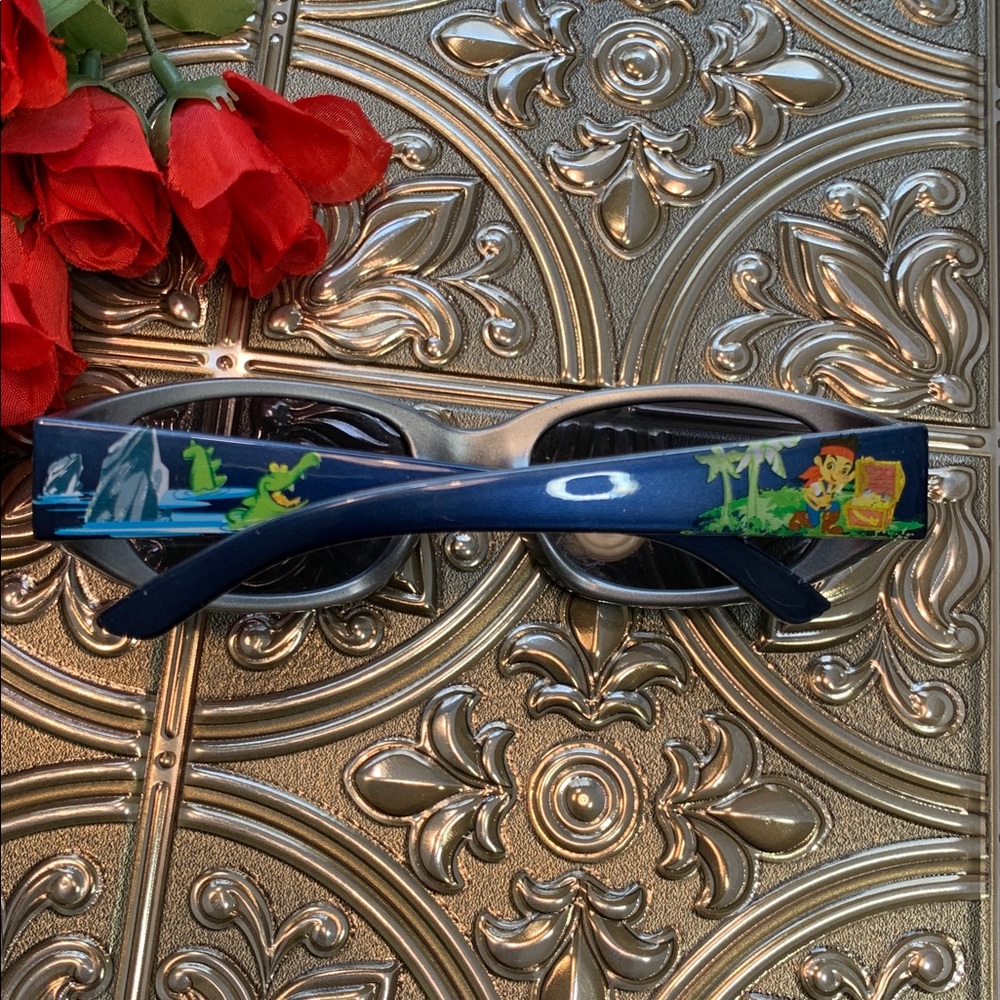🌹OFFICIAL DISNEY • Kids Black Sunglasses with Polarized Dark Lenses